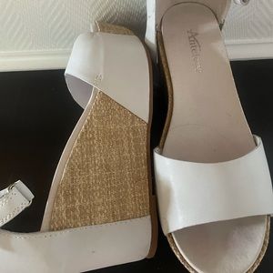 NWOT Antelope white 3” platform wedge 38 8 8.5